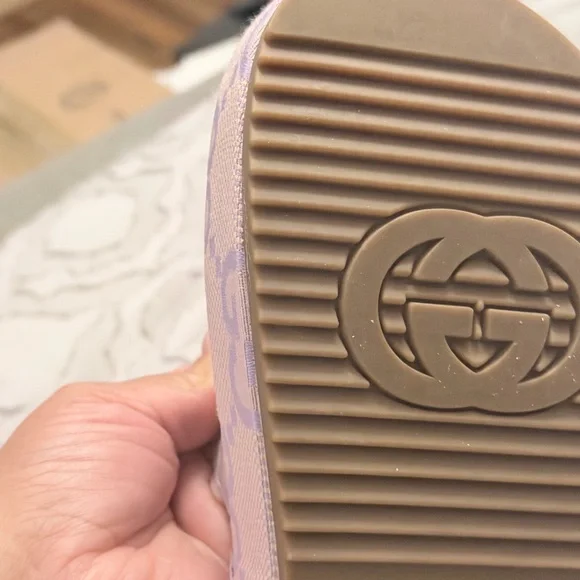 Gucci Pastel Lilac GG Logo Platform Slide Sandal - Picture 3 of 3
